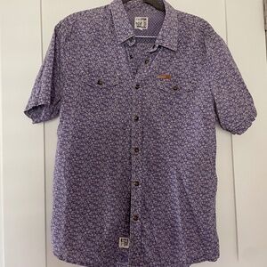 Button-up short sleeve shirt